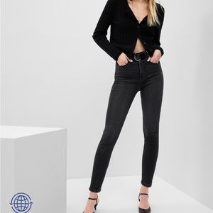Gap high waist skinny black jeans. 6(28) Tall